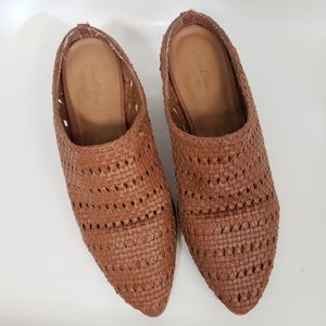 Universal thread woven faux leather mules